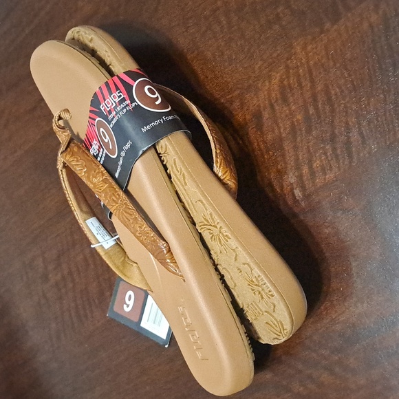 Flojos Women's Brown Sandals Size 9 NWT. - Picture 3 of 3